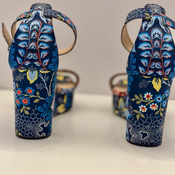 j.Crew fabric wrapped Batik Floral light weight Wedges navy women's shoes - Picture 3 of 10